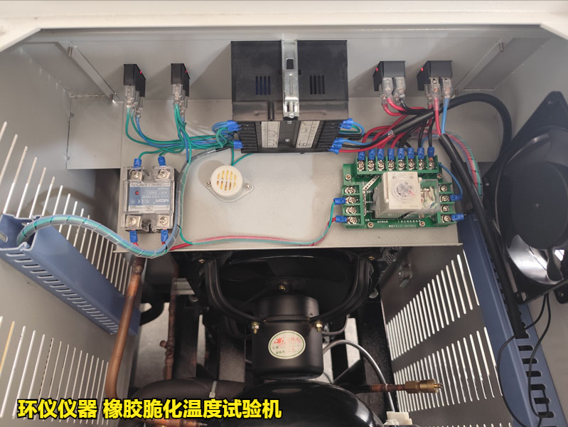 橡膠脆化溫度試驗(yàn)機(jī)(圖2)